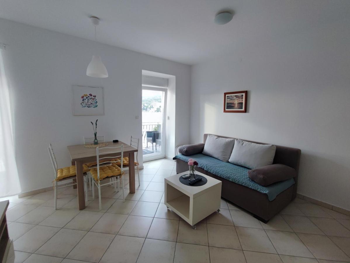 Apartmani Plaza Selce Quarto foto